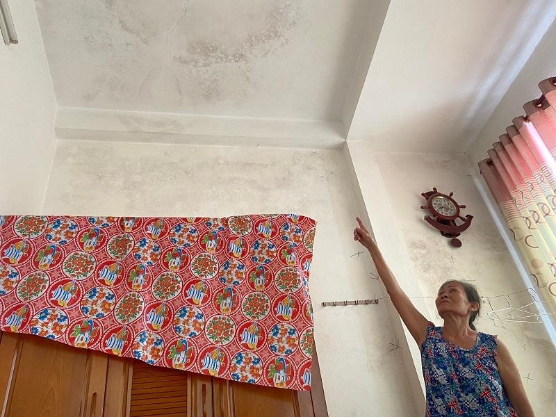 Người dân chỉ mong sớm được nhận bồi thường để sửa chữa nhà cửa. Người dân chỉ mong sớm được nhận bồi thường để sửa chữa nhà cửa.