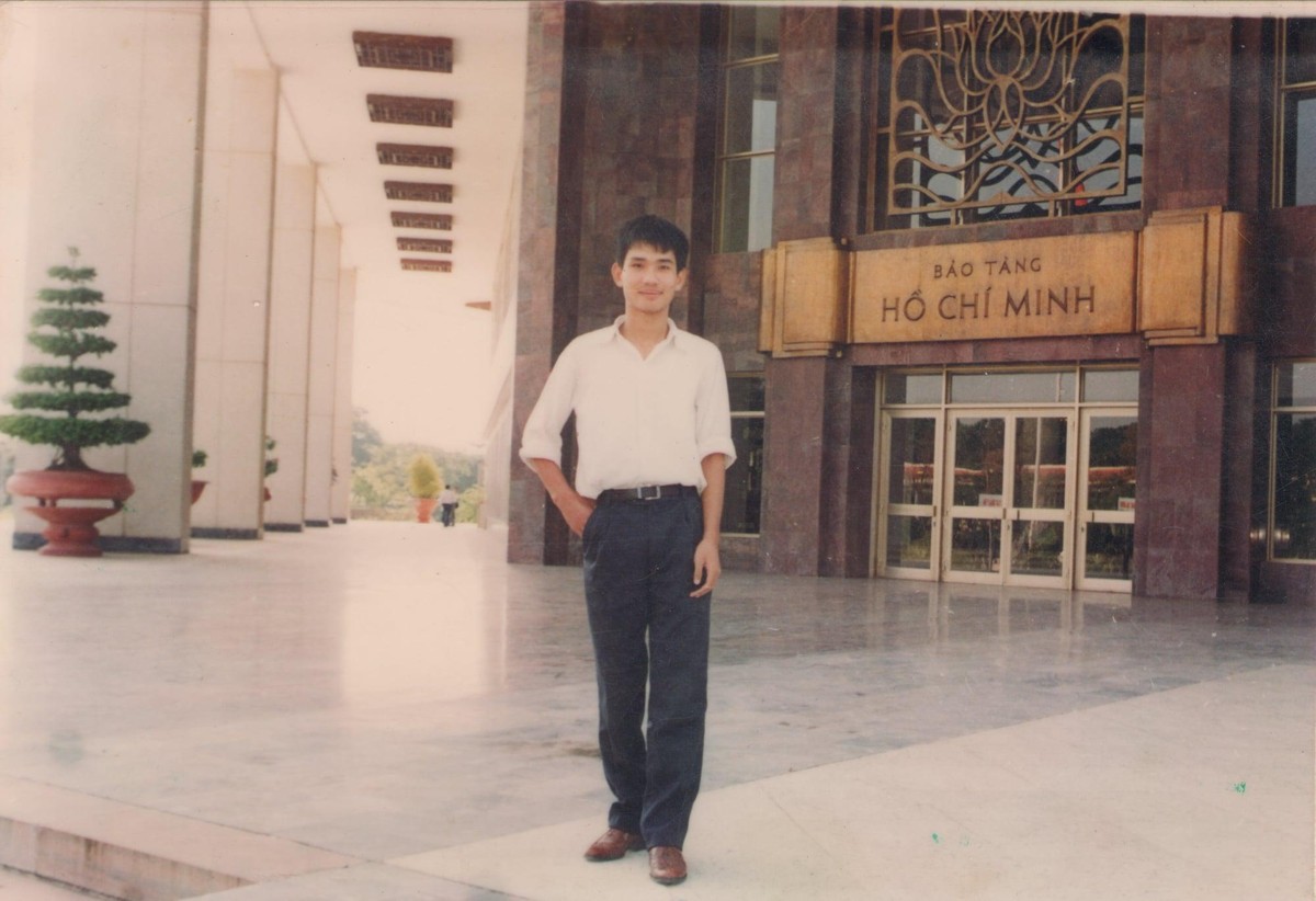 Ông Phạm Tuấn Anh ngày còn ra khu vực Bảo tàng Hồ Chí Minh tự học tiếng Anh