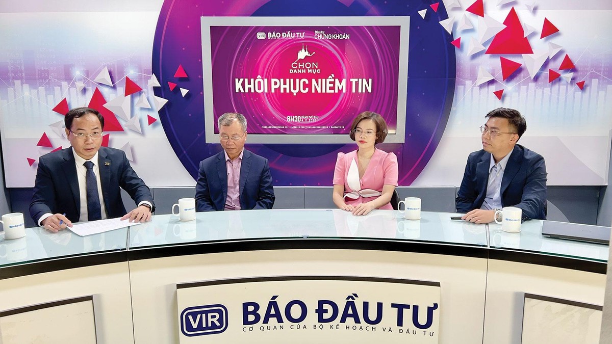 Theo các chuyên gia, làn sóng rút vốn ồ ạt sẽ gây thiệt hại cho quyền lợi của chính các nhà đầu tư Theo các chuyên gia, làn sóng rút vốn ồ ạt sẽ gây thiệt hại cho quyền lợi của chính các nhà đầu tư