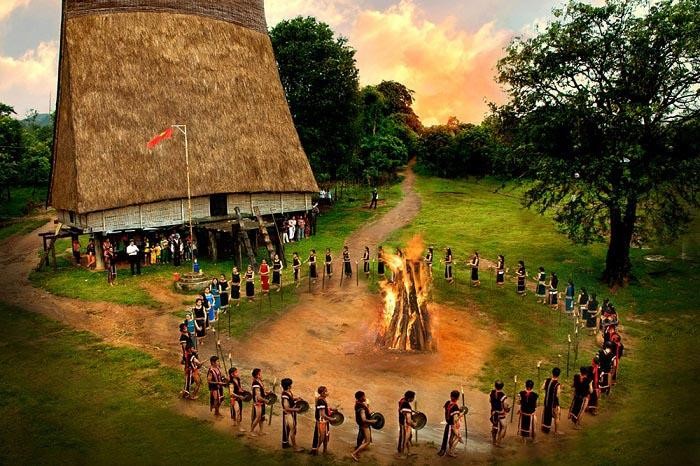 Người dân Vùng Tây Nguyên sẽ được hạnh phúc, với một cuộc sống tốt đẹp hơn