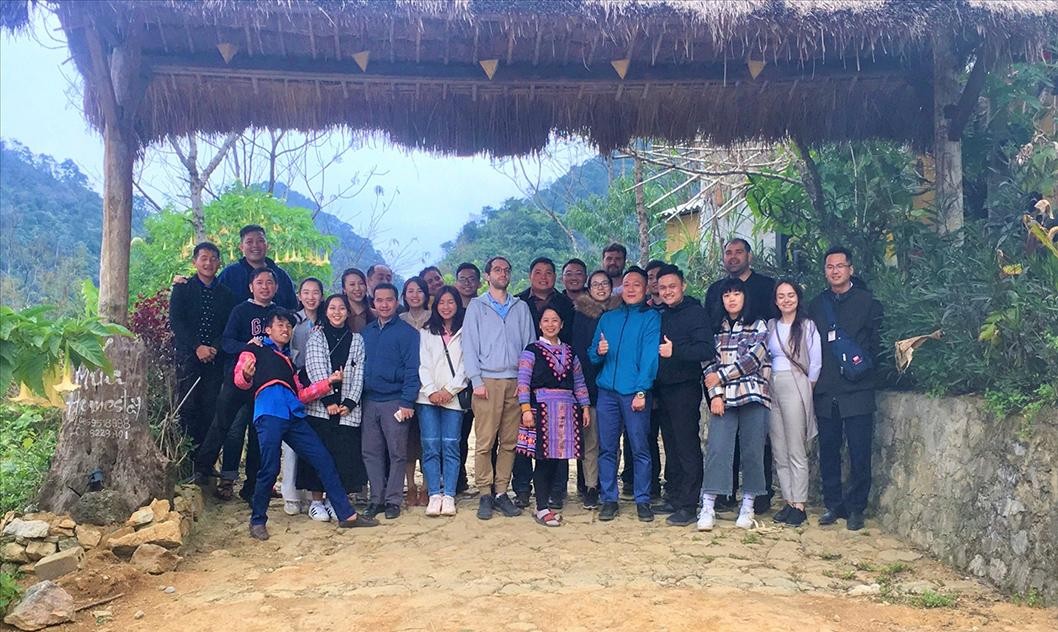 Năm 2021, Giàng A La đạt giải Vàng cuộc thi “Thách thức sáng kiến kinh doanh”.