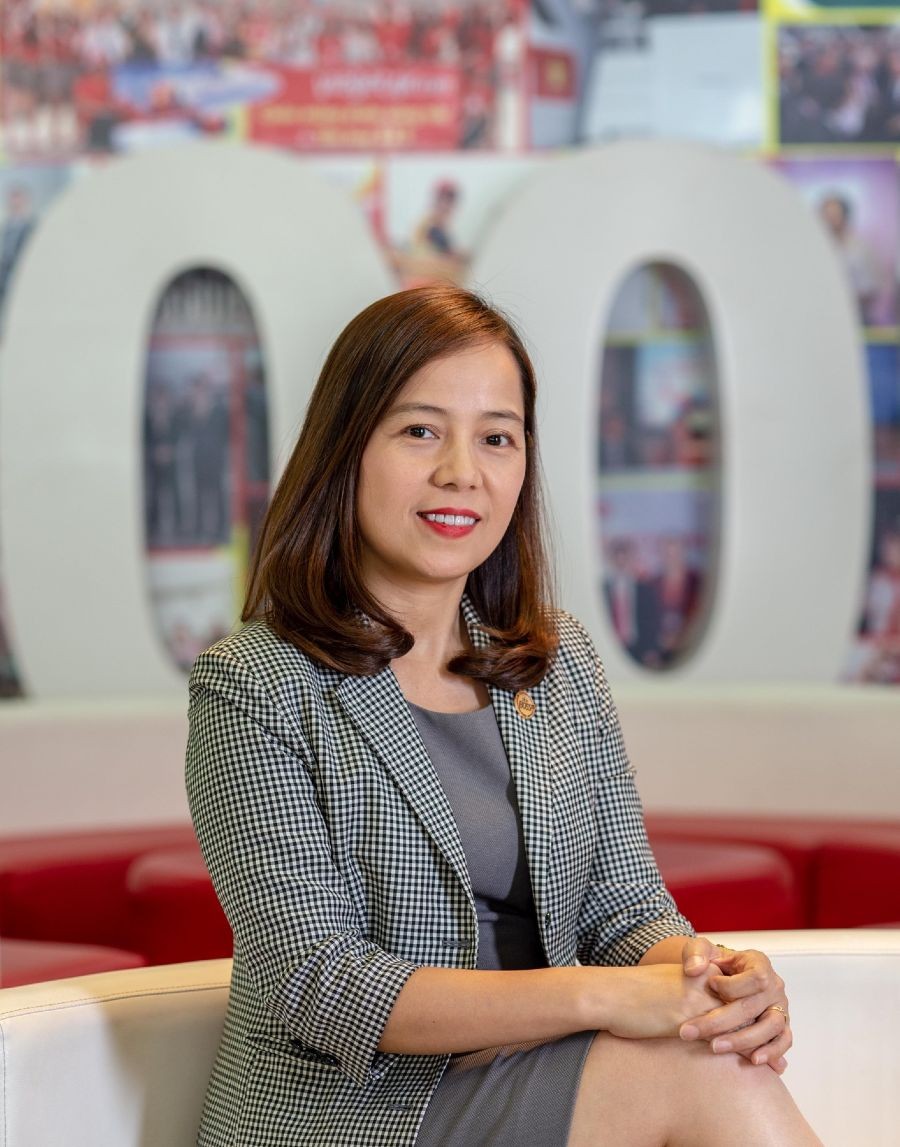 Bà Nguyễn Thị Thúy Bình là người đưa ra những quyết sách về việc phát triển thương mại, dịch vụ Vietjet.