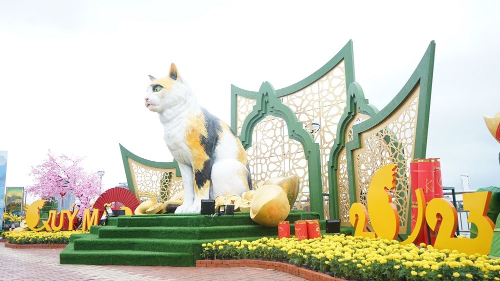 Linh vật biểu tượng năm Quý Mão nằm trong không gian "Đà Nẵng Tết xưa và nay".