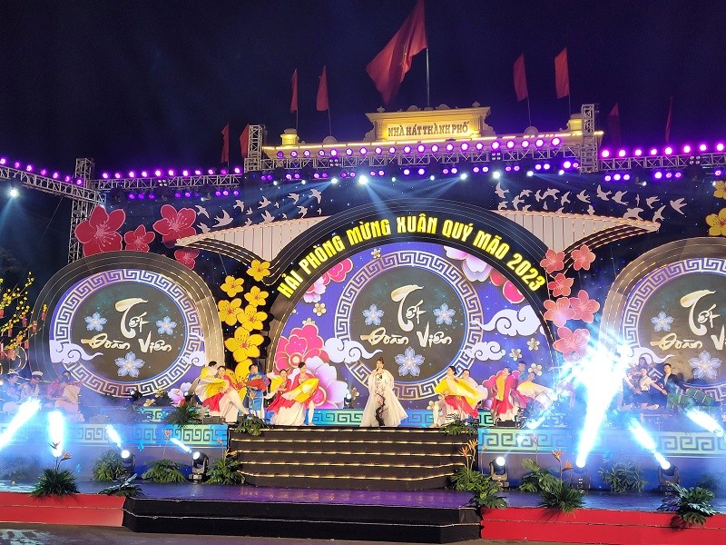 Chương trình nghệ thuật được dàn dựng công phu, chất lượng Chương trình nghệ thuật được dàn dựng công phu, chất lượng