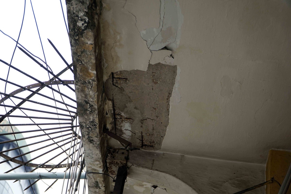 UBND Quận 5, TP.HCM đã đưa ra chính sách hỗ trợ, các hộ dân di dời trước ngày 15/02/2023 sẽ nhận được 50 triệu đồng, bao gồm 10 triệu đồng từ ngân sách theo quy định và 40 triệu đồng từ vận động xã hội hóa.