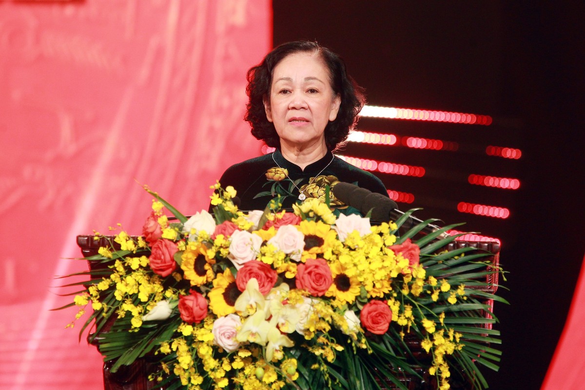 Trưởng Ban Tổ chức Trung ương Trương Thị Mai, Trưởng Ban Chỉ đạo Giải Búa liềm vàng phát động Giải báo chí toàn quốc về xây dựng Đảng lần thứ VIII – năm 2023. (Ảnh: Chí Cường)