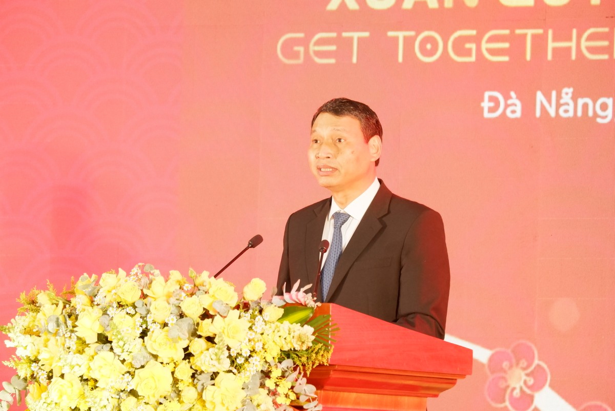 Phó chủ tịch UBND TP. Đà Nẵng Hồ Kỳ Minh: Đà Nẵng mong muốn cộng đồng doanh nghiệp tiếp tục đồng hành cùng thành phố trong việc triển khai giải pháp phát triển kinh tế - xã hội và kế hoạch triển khai thực hiện “Chủ đề năm 2023” mà Thành phố đã đề ra, mục tiêu biến khó khăn, thách thức thành cơ hội, biến những tiềm năng, lợi thế thành động lực phát triển để cùng thành phố Đà Nẵng phát triển đột phá...