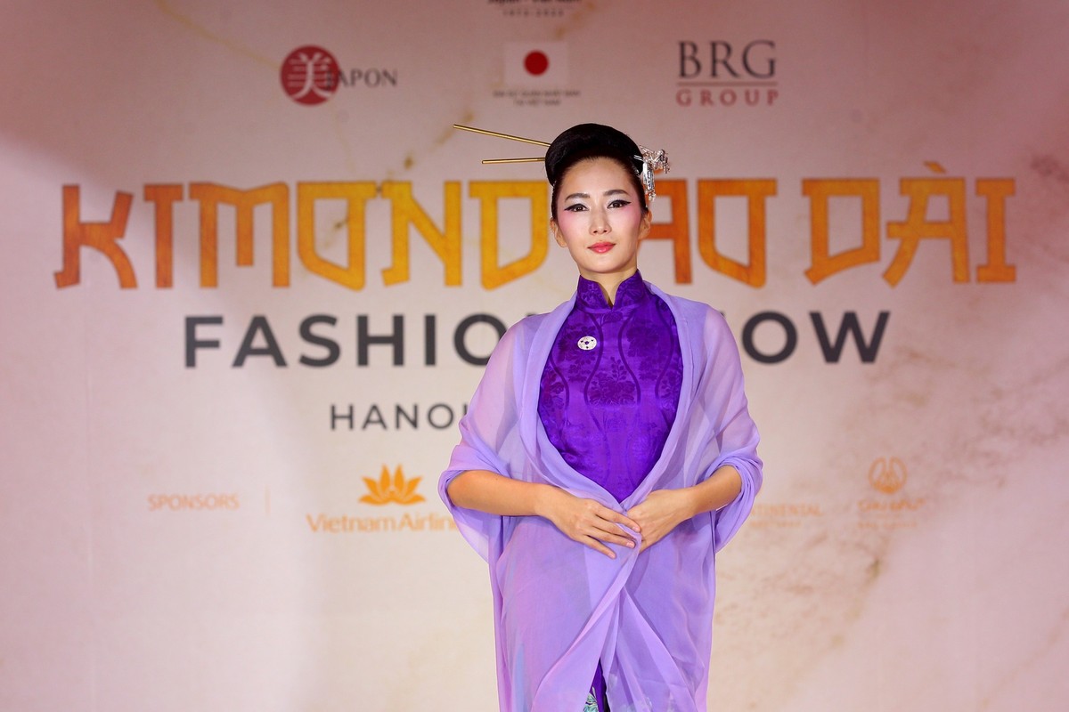 Tính quốc tế của sự kiện cũng được tôn vinh thông qua sự xuất hiện của những người mẫu Nhật Bản và Việt Nam trên cùng một sân khấu với kimono và áo dài như: Akemi Fukumura, Cecil Tanaka, Maki Kiriyama, Emi Nakagawa, Rio Taniguchi, Maki Matsunaga, Erina Hanawa, Thu Thảo, Tú Dương…