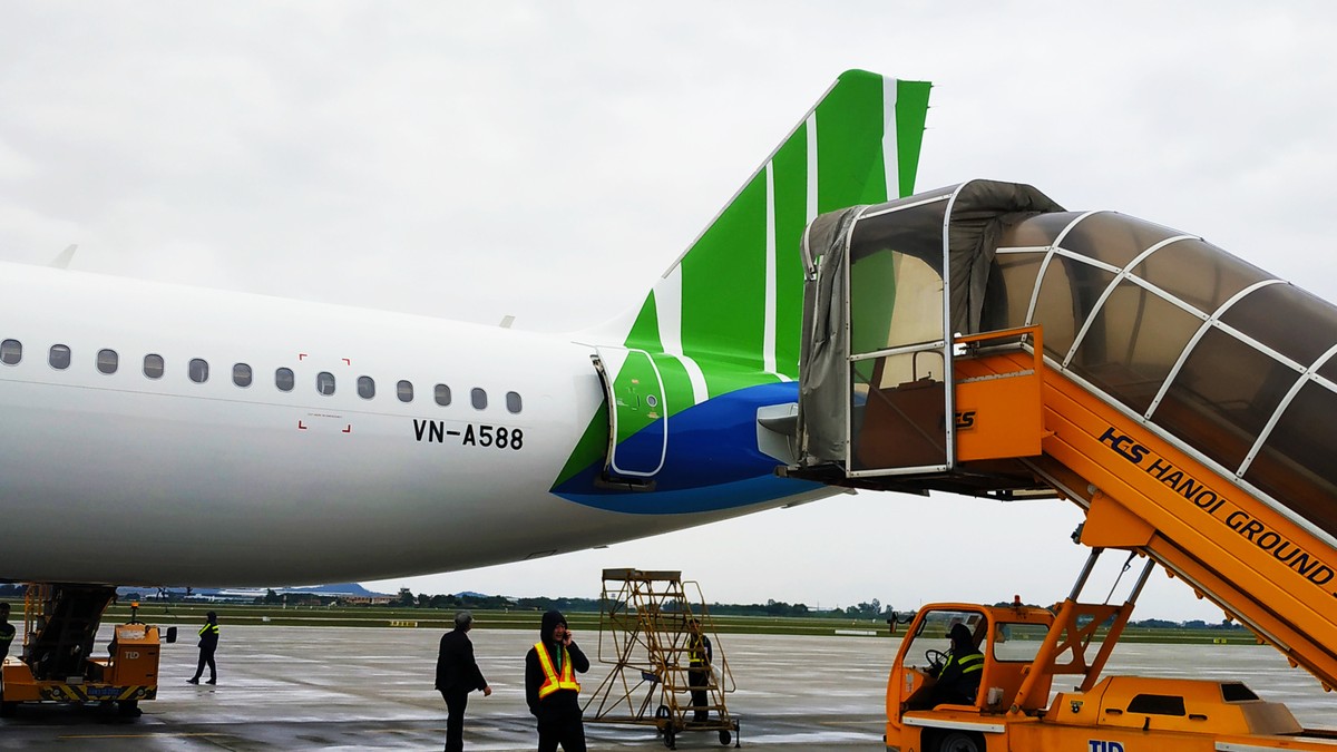 FLC hiện đang đầu tư vào Bamboo Airways 4.015 tỷ đồng, tương đương 21,7% vốn điều lệ FLC hiện đang đầu tư vào Bamboo Airways 4.015 tỷ đồng, tương đương 21,7% vốn điều lệ