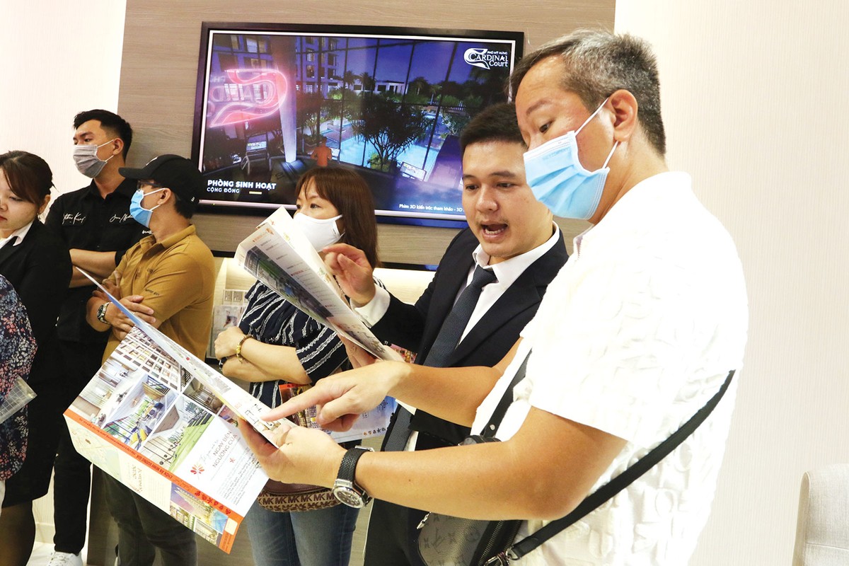 Lãi vay vẫn neo cao là rào cản người mua nhà. Ảnh: Lê Toàn