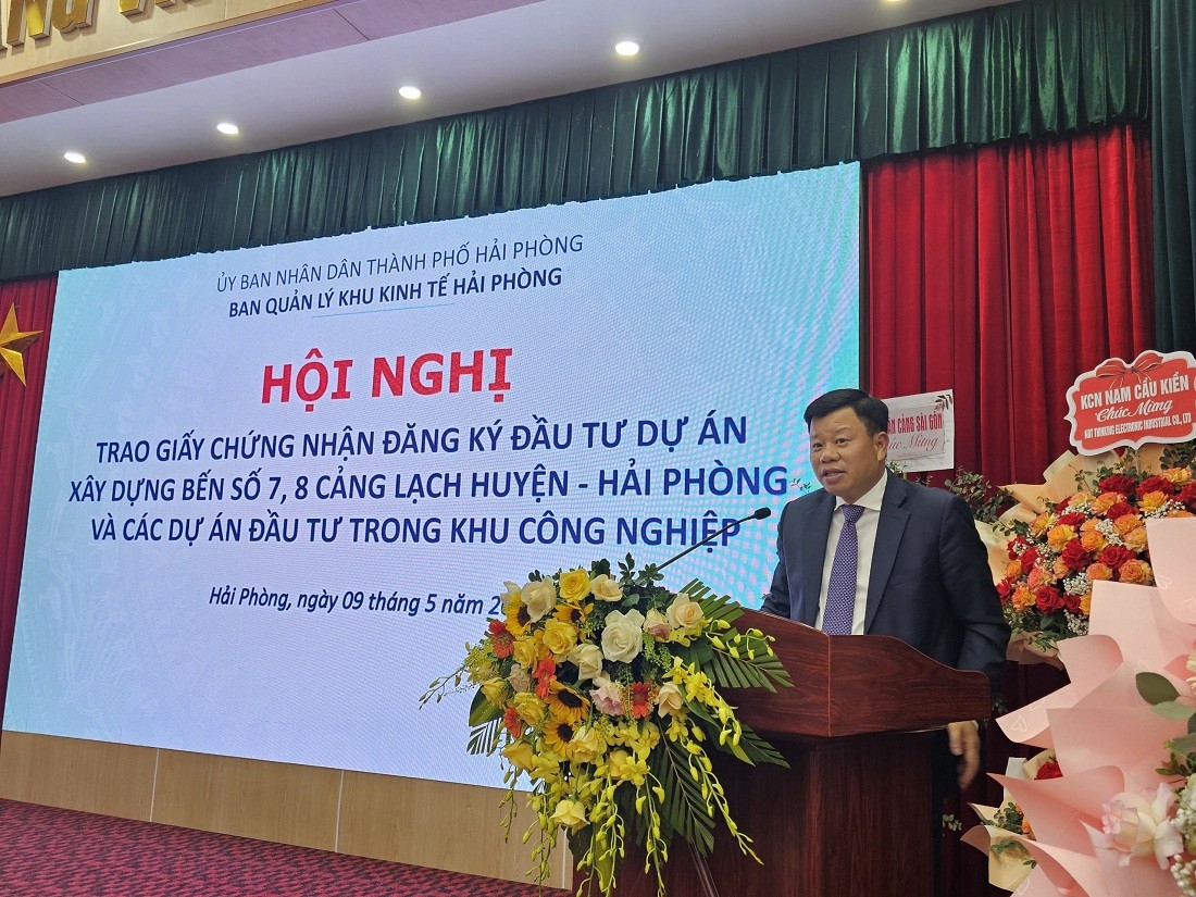 Ông Lê Trung Kiên, Trưởng ban Ban Quản lý Khu kinh tế Hải Phòng phát biểu tại hội nghị. Ảnh: Thanh Sơn