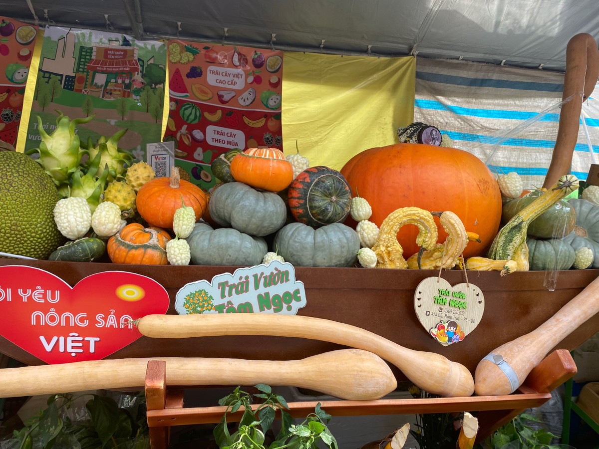 Nhiều loại nông sản được trưng bày tại tuần lễ.