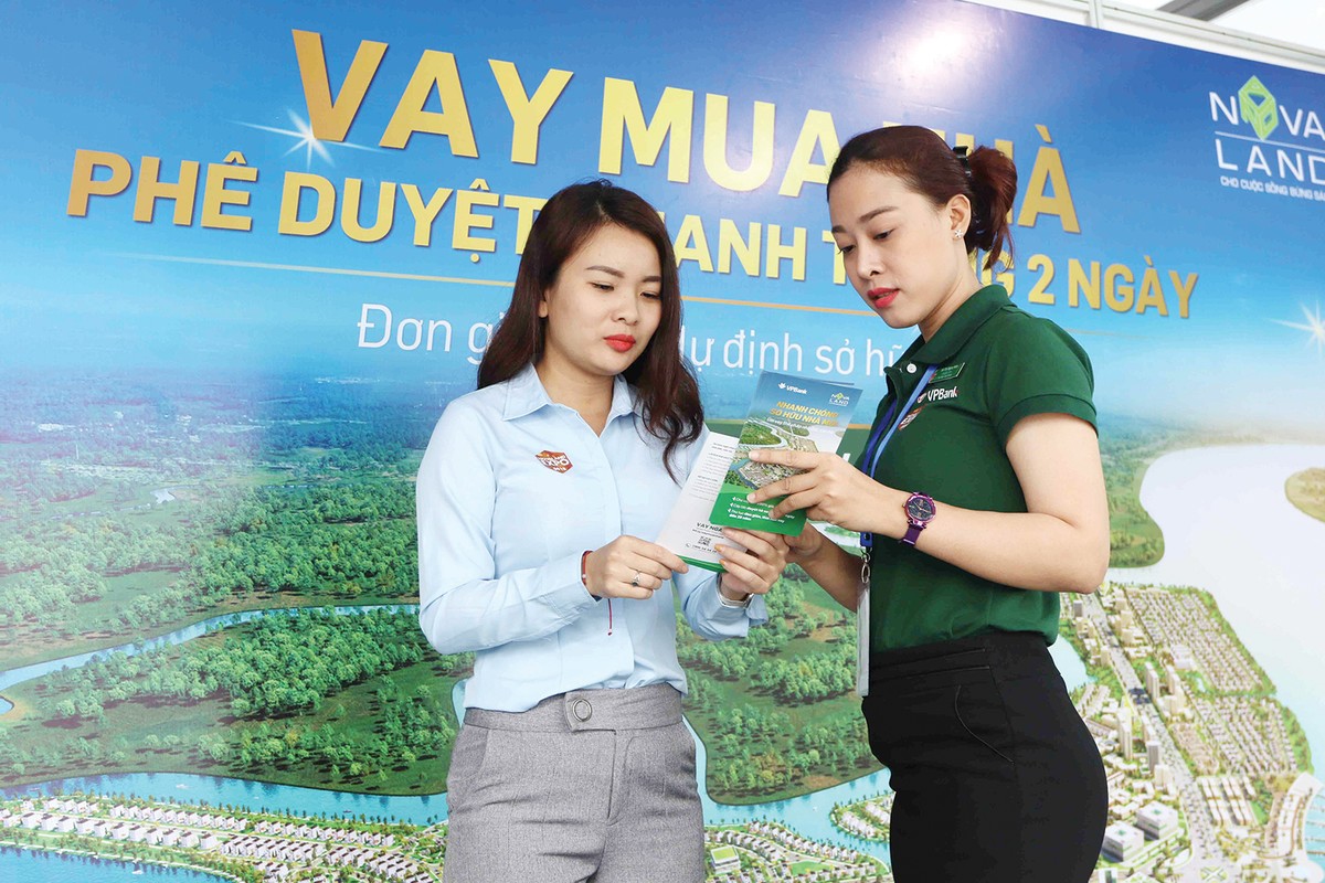 Cần giảm lãi suất cho vay mua nhà, từ đó kích hoạt dòng tiền vào bất động sản và lan tỏa ra nền kinh tế Cần giảm lãi suất cho vay mua nhà, từ đó kích hoạt dòng tiền vào bất động sản và lan tỏa ra nền kinh tế