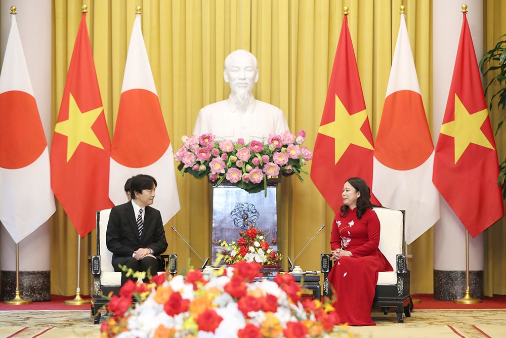 Ngay sau Lễ đón, Phó chủ tịch nước đã hội đàm với Hoàng Thái tử Nhật Bản.