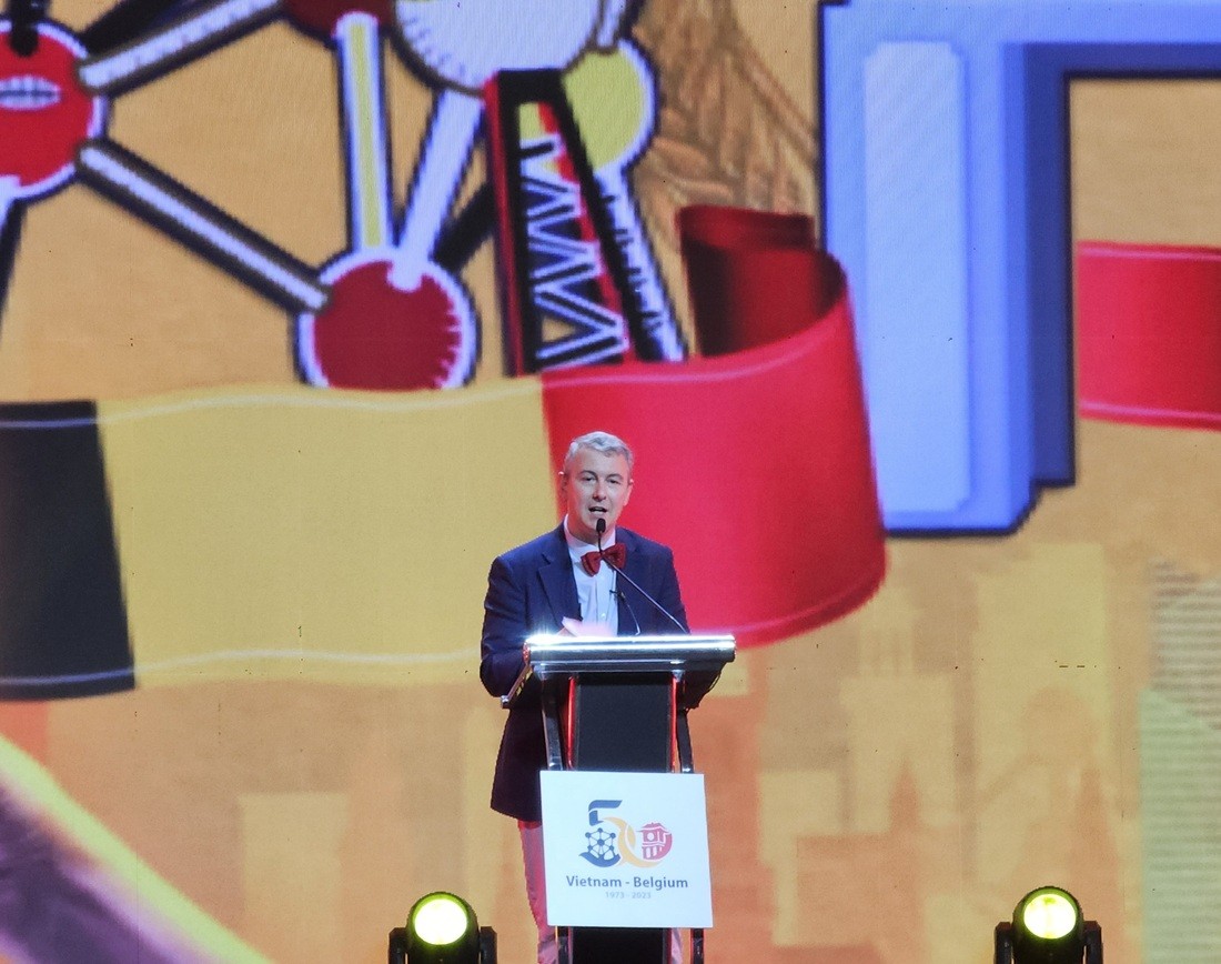 Ngài Karl Van Den Bossche, Đại sứ Vương quốc Bỉ tại Việt Nam phát biểu khai mạc Lễ hội