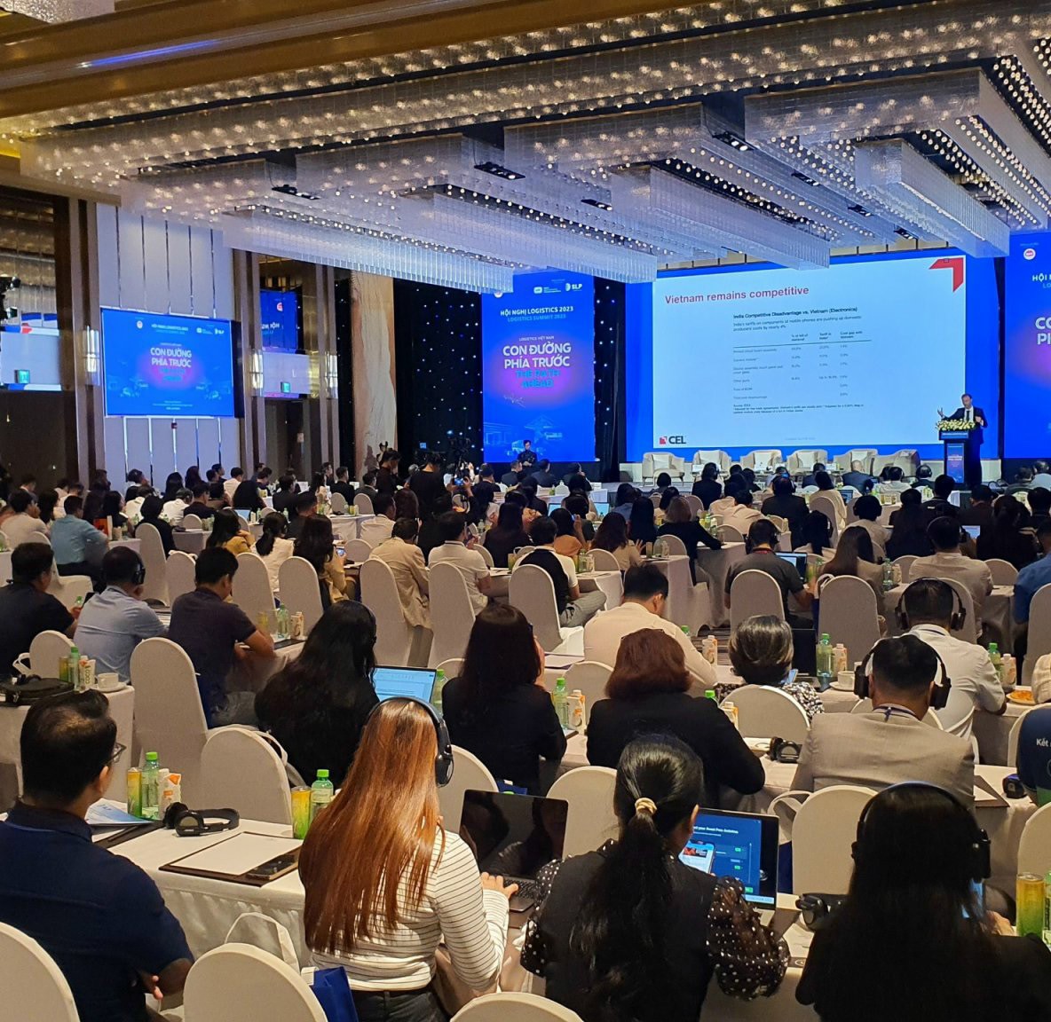 Hội nghị thu hút hàng trăm doanh nghiệp, tổ chức tham dự. Ảnh: Lê Toàn