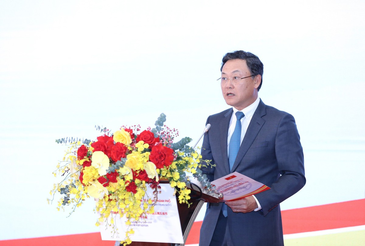 Giám đốc Sở Kế hoạch và Đầu tư Hà Nội Lê Anh Quân báo cáo kết quả 3 phiên thảo luận chuyên đề tại Hội nghị.