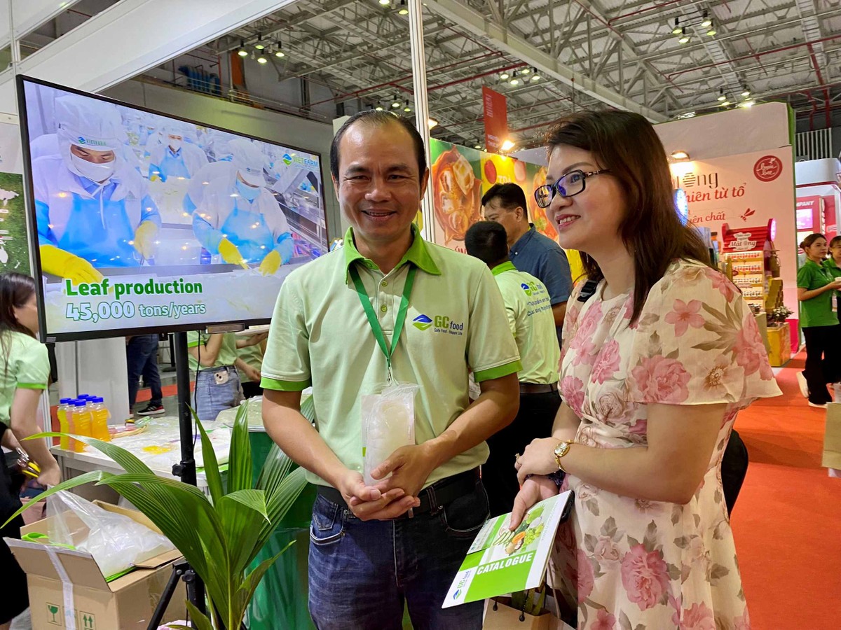 Dự kiến sẽ có hàng nghìn cuộc tiếp xúc, giao dịch trực tiếp giữa doanh nghiệp Việt với các nhà mua hàng, giới đầu tư trong và ngoài nước. Dự kiến sẽ có hàng nghìn cuộc tiếp xúc, giao dịch trực tiếp giữa doanh nghiệp Việt với các nhà mua hàng, giới đầu tư trong và ngoài nước.