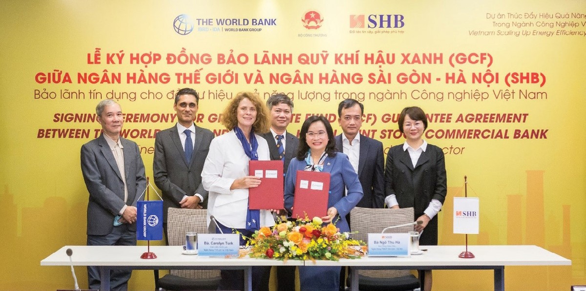 WB và SHB ký hợp đồng bảo lãnh Quỹ Khí hậu Xanh trong khuôn khổ Dự án Thúc đẩy tiết kiệm năng lượng trong các ngành công nghiệp Việt Nam