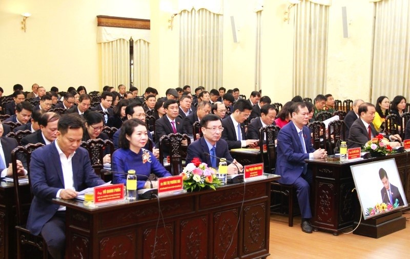 Lãnh đạo tỉnh Nam Định và các đại biểu tham dự kỳ họp. Ảnh Khánh Duy Lãnh đạo tỉnh Nam Định và các đại biểu tham dự kỳ họp. Ảnh Khánh Duy