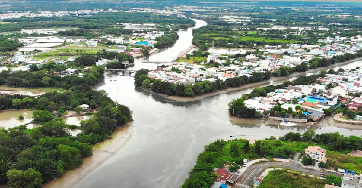 Nhà Bè là địa phương duy nhất của TPHCM còn giữ nguyên nét đẹp sông nước và cảnh quan thiên nhiên Nam Bộ đặc trưng Nhà Bè là địa phương duy nhất của TPHCM còn giữ nguyên nét đẹp sông nước và cảnh quan thiên nhiên Nam Bộ đặc trưng
