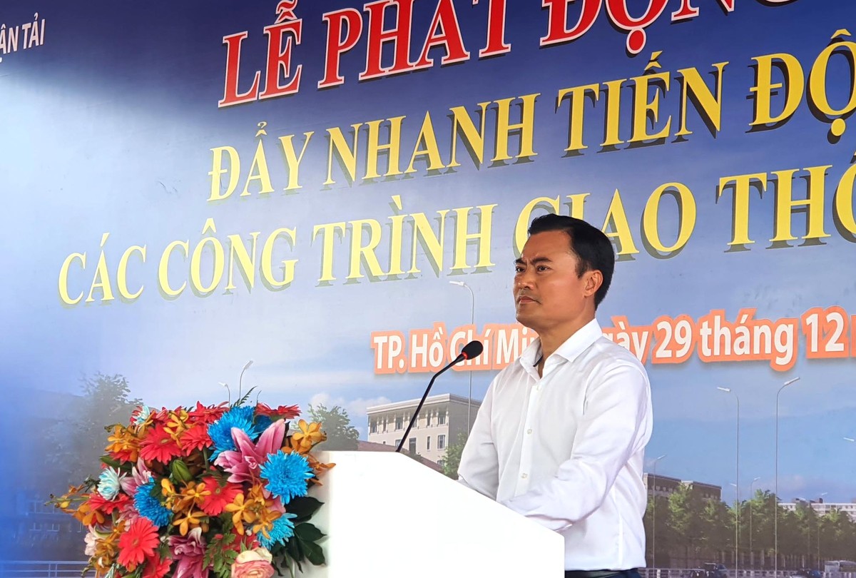 Ông Bùi Xuân Cường, Phó chủ tịch UBND. TP.HCM phát biểu chỉ đạo tại buổi lễ.