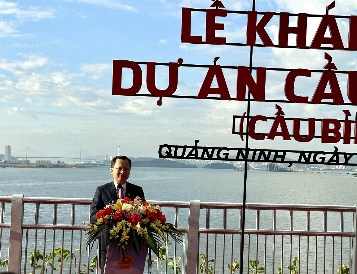 Ông Cao Tường Huy, Chủ tịch UBND tỉnh Quảng Ninh phát biểu tại lễ khánh thành Cầu Bình Minh. Ảnh: Quỳnh Nga Ông Cao Tường Huy, Chủ tịch UBND tỉnh Quảng Ninh phát biểu tại lễ khánh thành Cầu Bình Minh. Ảnh: Quỳnh Nga