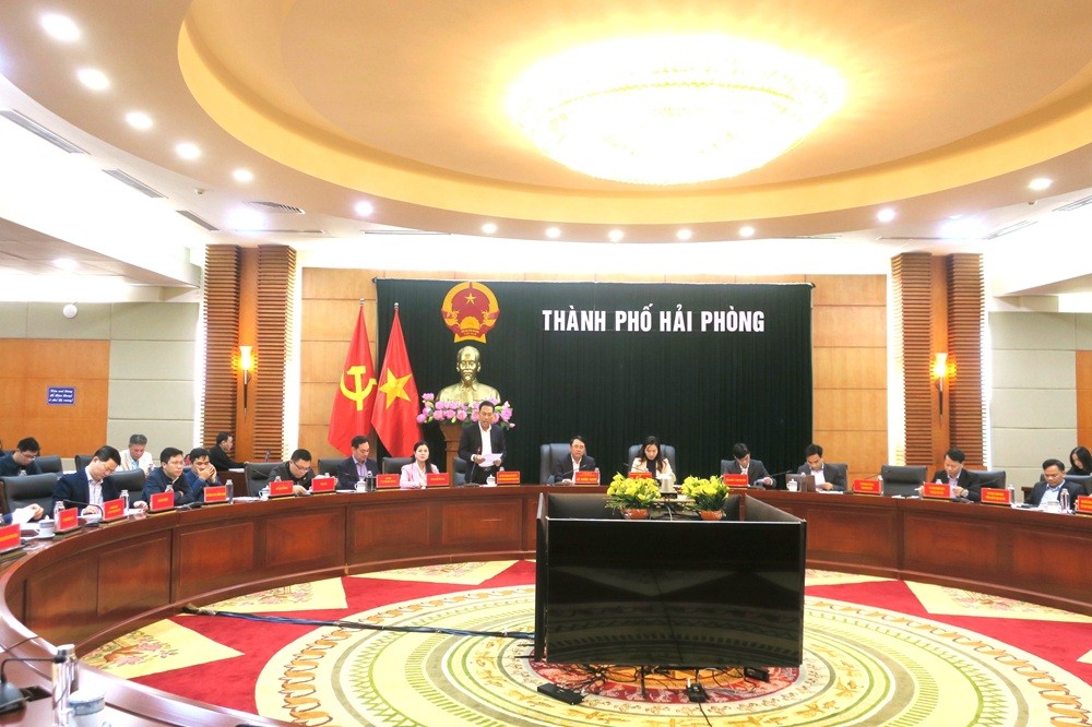 Các đại biểu tham dự cuộc làm việc