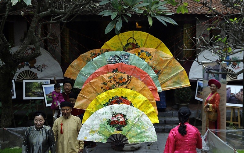 Tết cũng là dịp những bộ trang phục truyền thống được sử dụng thường xuyên