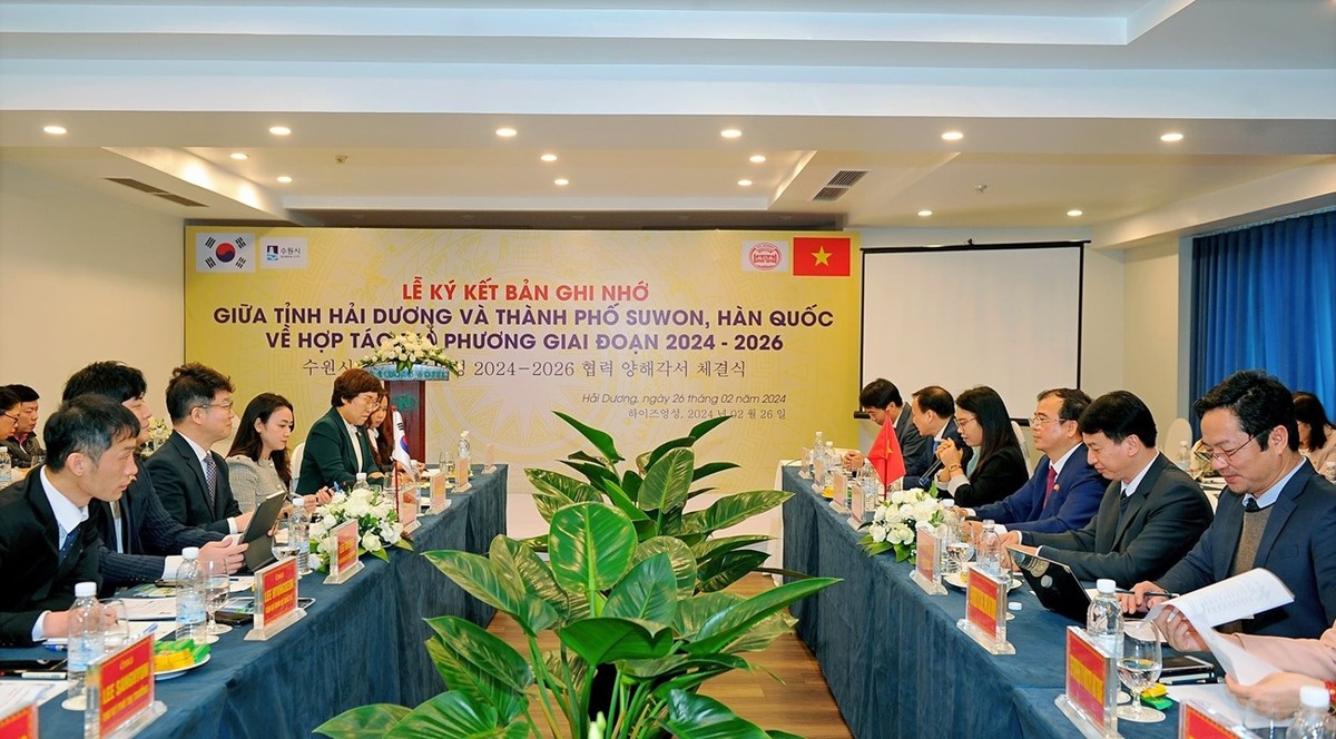 Quang cảnh lễ ký kết bản ghi nhớ giữa tỉnh Hải Dương và thành phố Suwon (Hàn Quốc)