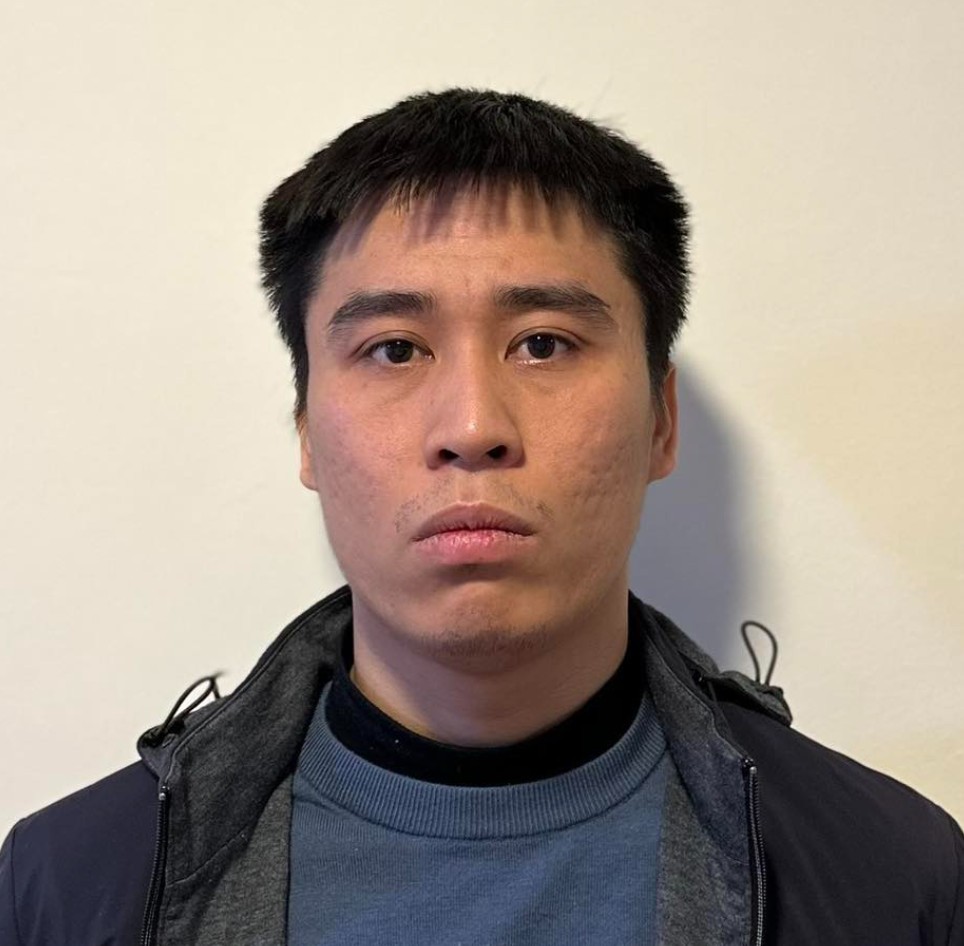 Bị can Trần Hữu Định, Giám đốc Công ty cổ phần Đầu tư Nam Á Group. Ảnh: BCA Bị can Trần Hữu Định, Giám đốc Công ty cổ phần Đầu tư Nam Á Group. Ảnh: BCA