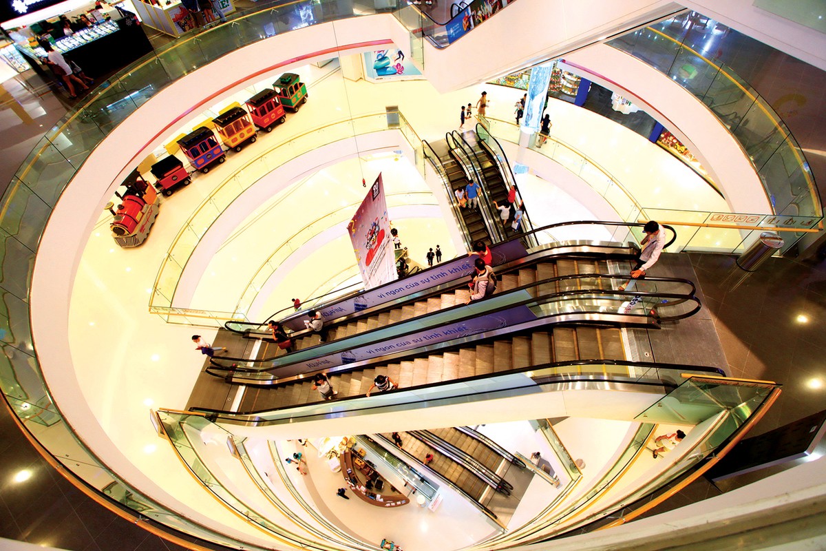 Cả doanh nghiệp trong nước lẫn các nhà bán lẻ nước ngoài đều đang nhắm đến phân khúc trung tâm thương mại. Ảnh: Lê Toàn