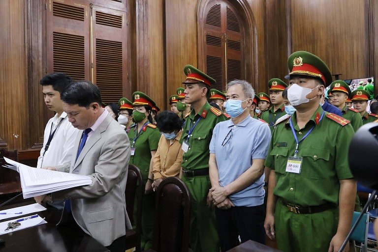 Phiên tòa xét xử vụ án Trương Mỹ Lan - Vạn Thịnh Phát có khoảng 3.000 người, gồm hơn 200 luật sư và các đương sự.