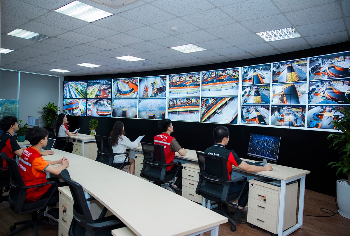Viettel Post đã trở thành doanh nghiệp logistics sở hữu hạ tầng hệ thống chia chọn có mức tự động hóa cao nhất Việt Nam Viettel Post đã trở thành doanh nghiệp logistics sở hữu hạ tầng hệ thống chia chọn có mức tự động hóa cao nhất Việt Nam