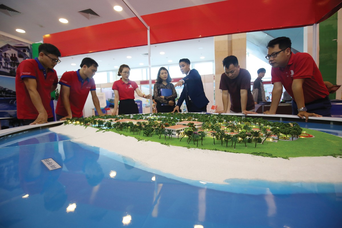 Các doanh nghiệp môi giới bất động sản luôn cần một đội ngũ kinh doanh chuyên nghiệp. Ảnh: Dũng Minh