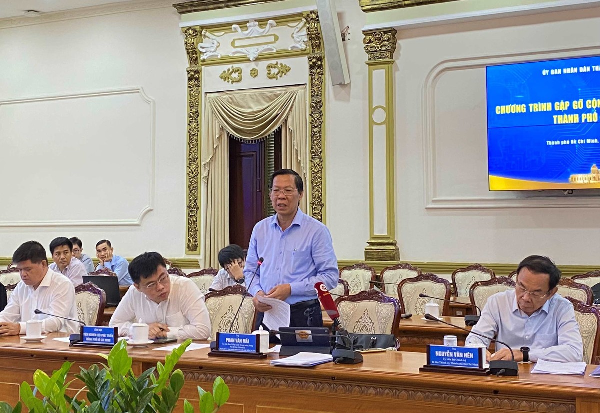 Ông Phan Văn Mãi, Chủ tịch UBND TP.HCM chia sẻ tại chương trình.