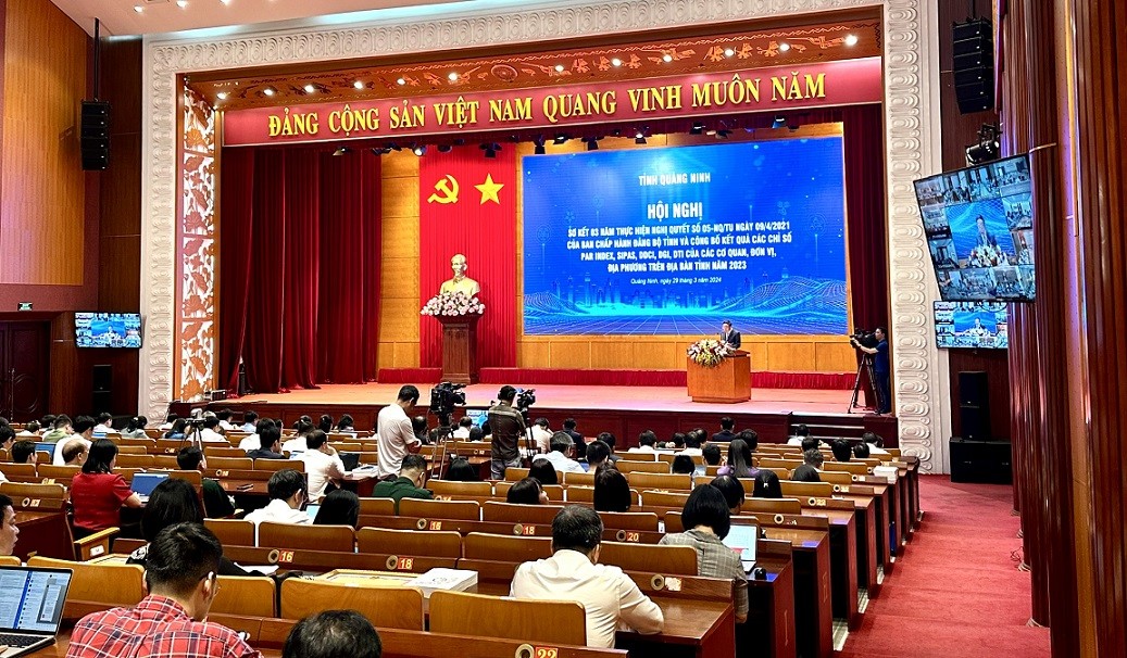 Quảng cảnh hội nghị.