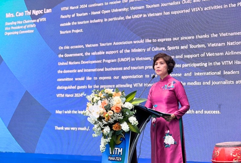 Bà Cao Thị Ngọc Lan, Phó chủ tịch Thường trực Hiệp hội Du lịch Việt Nam cho biết, điểm nhấn của VITM Hà Nội 2024 là Diễn đàn “Du lịch Việt Nam- Chuyển đổi xanh để phát triển bền vững”. (Ảnh: Mai Mai) Bà Cao Thị Ngọc Lan, Phó chủ tịch Thường trực Hiệp hội Du lịch Việt Nam cho biết, điểm nhấn của VITM Hà Nội 2024 là Diễn đàn “Du lịch Việt Nam- Chuyển đổi xanh để phát triển bền vững”. (Ảnh: Mai Mai)