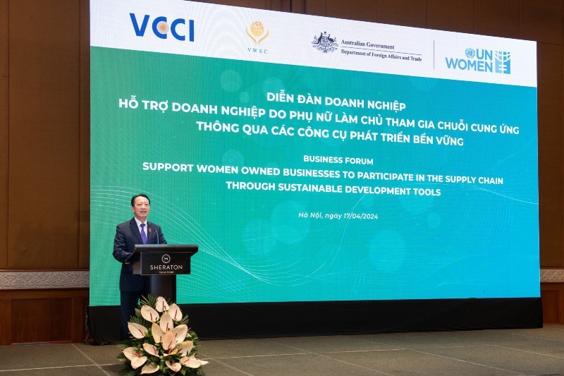 Ông Nguyễn Quang Vinh, Phó Chủ tịch Liên đoàn Thương mại và Công nghiệp Việt Nam (VCCI) chia sẻ tại diễn đàn.