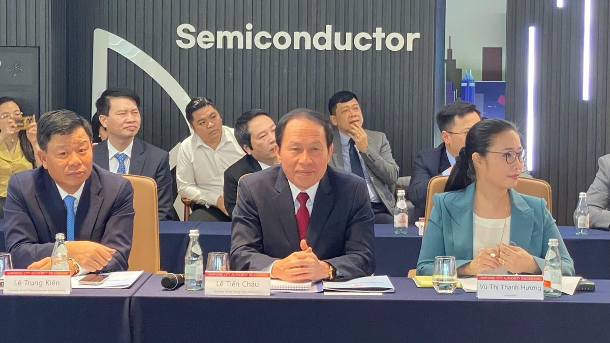 Ông Lê Tiến Châu, Bí thư Thành ủy Hải Phòng phát biểu tại cuộc làm việc với Tập đoàn SKC. Ảnh: Quốc Anh