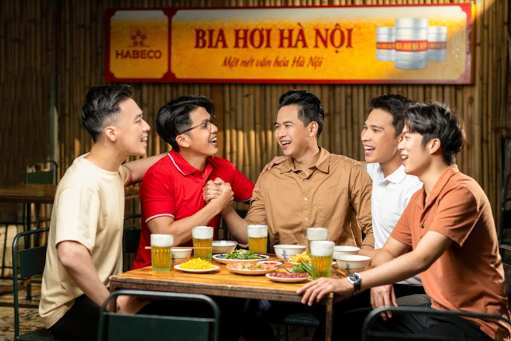 Bia Hơi Hà Nội – “Chất xúc tác” cho những buổi gặp gỡ gắn kết
