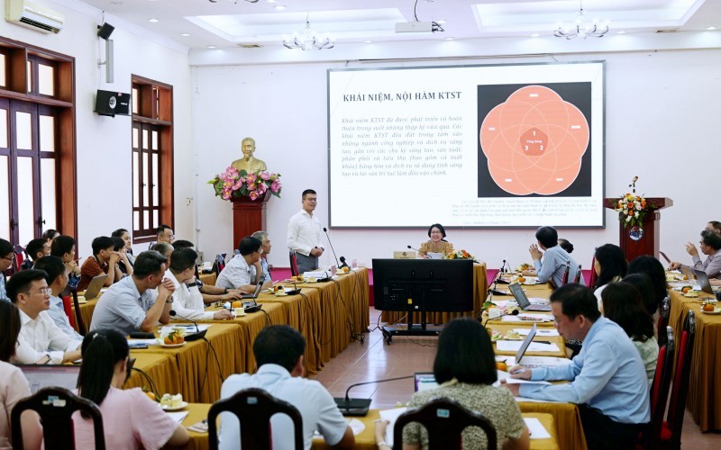 Hội thảo công bố báo cáo nghiên cứu “Phát triển kinh tế sáng tạo: Xu hướng, kinh nghiệm quốc tế và kiến nghị đối với Việt Nam” do CIEM tổ chức ngày 26/4 tại Hà Nội.