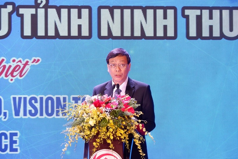 Ông Nguyễn Đức Thanh, Bí thư Tỉnh uỷ Ninh Thuận phát biểu tại hội nghị.