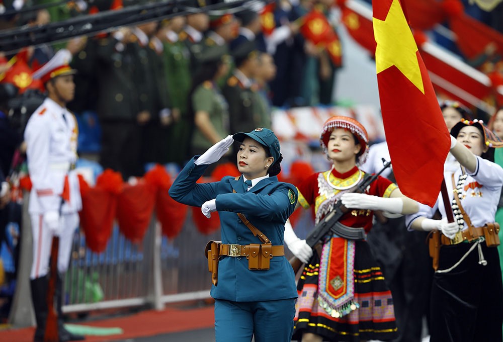 Khối nữ Dân quân các dân tộc Tây Bắc.