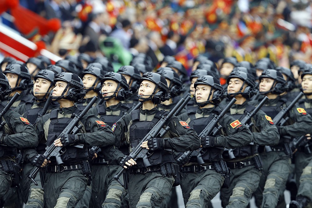 Khối nam chiến sĩ Cảnh sát đặc nhiệm.