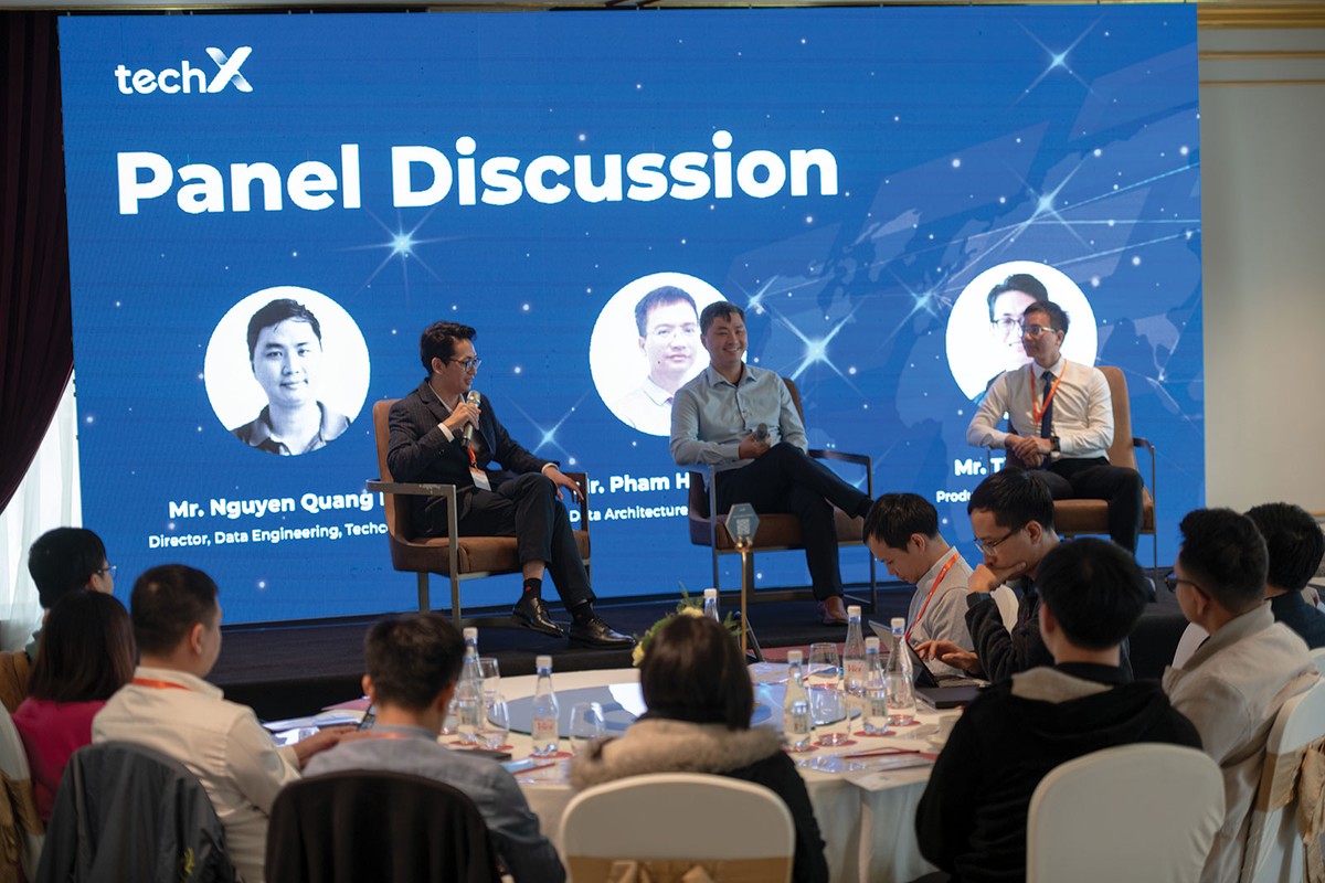 Lãnh đạo các ngân hàng trong buổi tọa đàm về giải pháp nền tảng phân tích dữ liệu Xdata