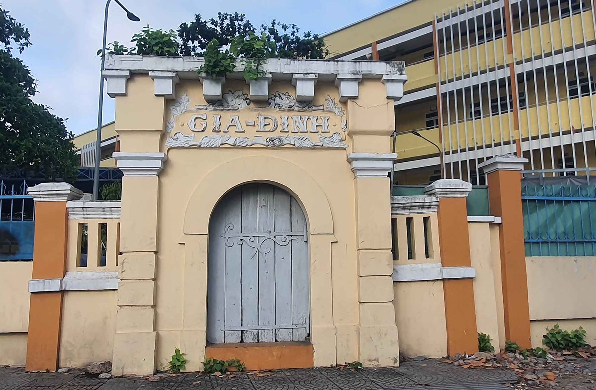 48 năm về trước Thành phố Sài Gòn - Gia Định xưa đã chính thức đổi tên thành TP.HCM ngày nay.