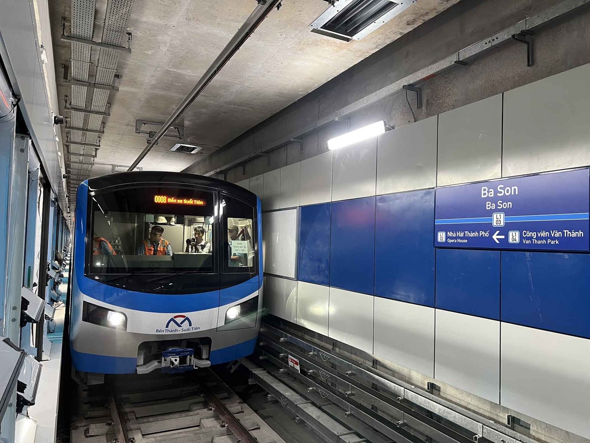 Đánh dấu 48 năm thay đổi, chuyến tàu Metro số 1 sẽ phục vụ thương mại vào cuối năm nay.