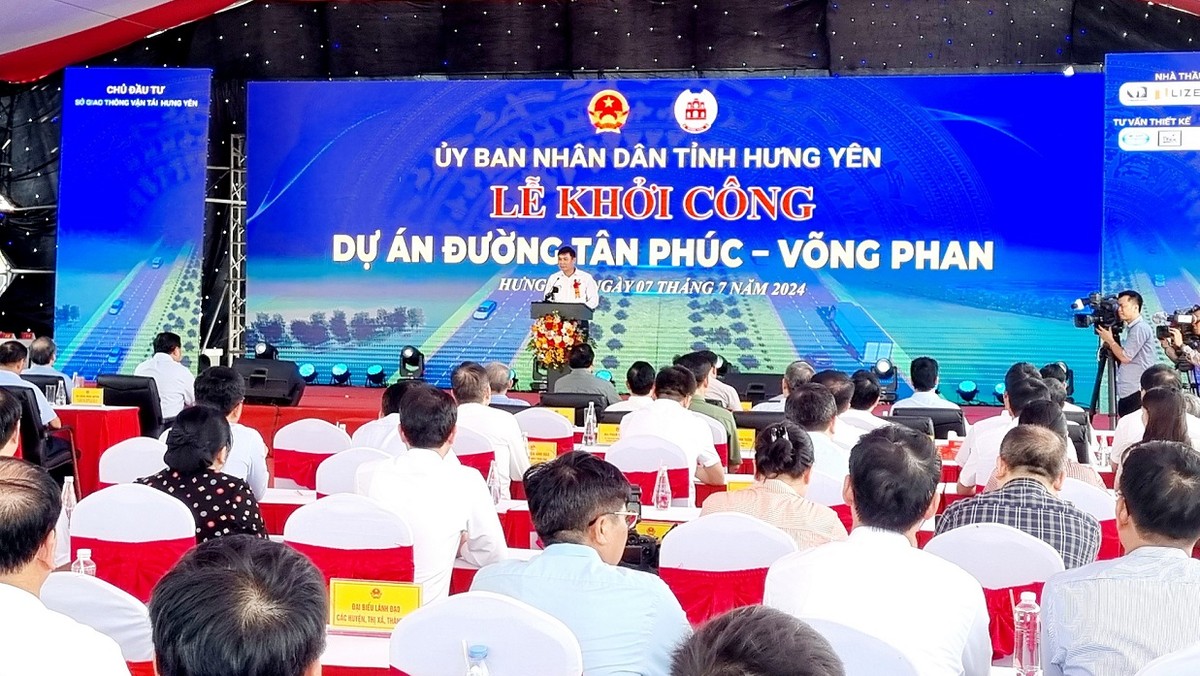 Ông Nguyễn Lê Huy, Phó chủ tịch Thường trực UBND tỉnh Hưng Yên phát biểu. Ảnh: Thanh Tân
