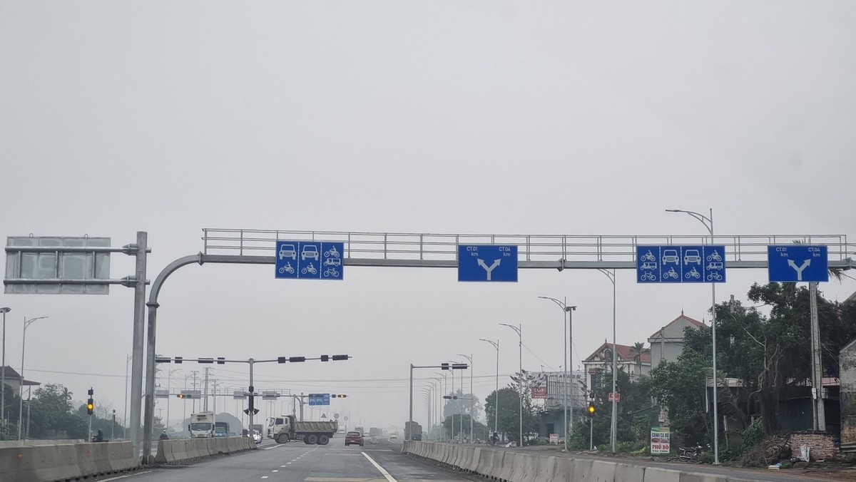 Tuyến đường bộ nối đường cao tốc Hà Nội - Hải Phòng với đường cao tốc Cầu Giẽ - Ninh Bình đi vào hoạt động đã nâng cao khả năng khai thác của hai tuyến cao tốc. Ảnh: T.T